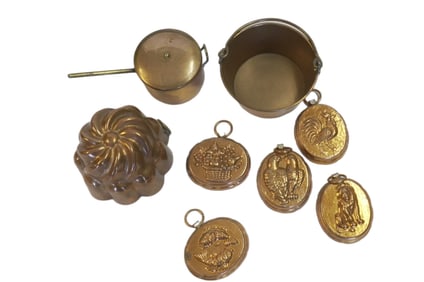 8 MINIATURE COPPER PIECES