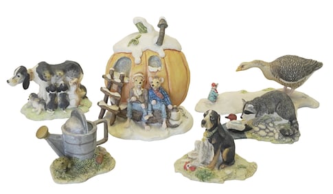 LOWELL DAVIS COLLECTABLE FIGURINE LOT - 6 PIECES