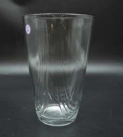 LARGE GLASS FLOWER VASE