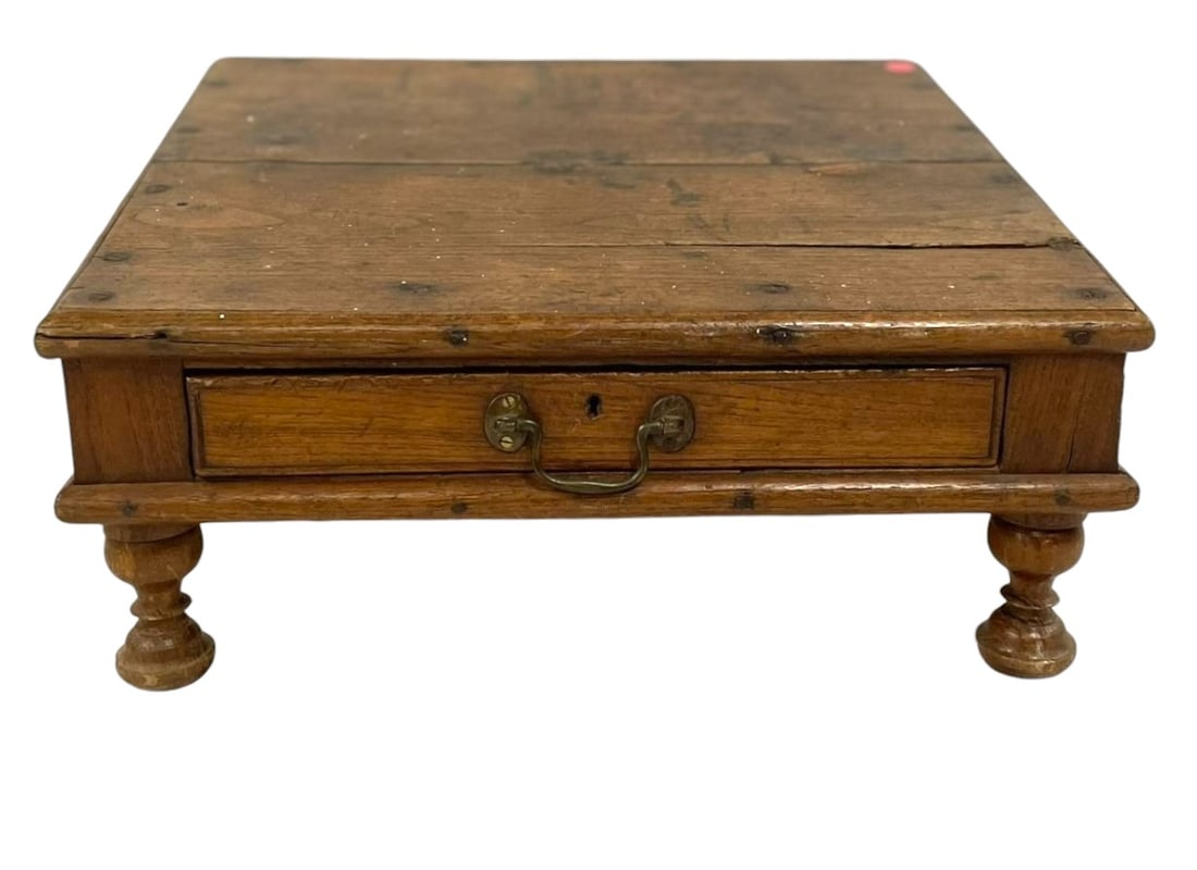 ANTIQUE SLANT TOP TRAVEL WRITING DESK (1 of 9)