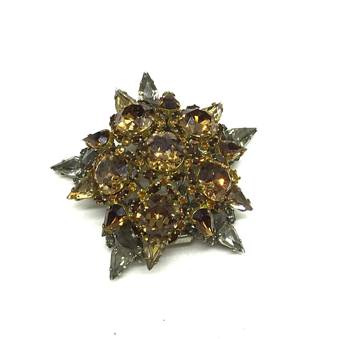 LARGE VINTAGE FRENCH DESIGNER DOMED FUR CLIP (1 of 5)