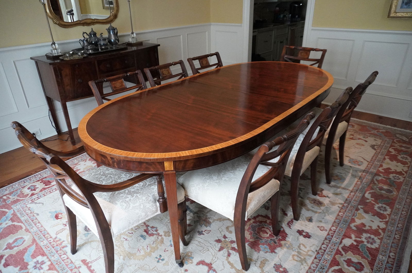 FEDERAL STYLE MAHOGANY SATINWOOD DINING TABLE (1 of 6)
