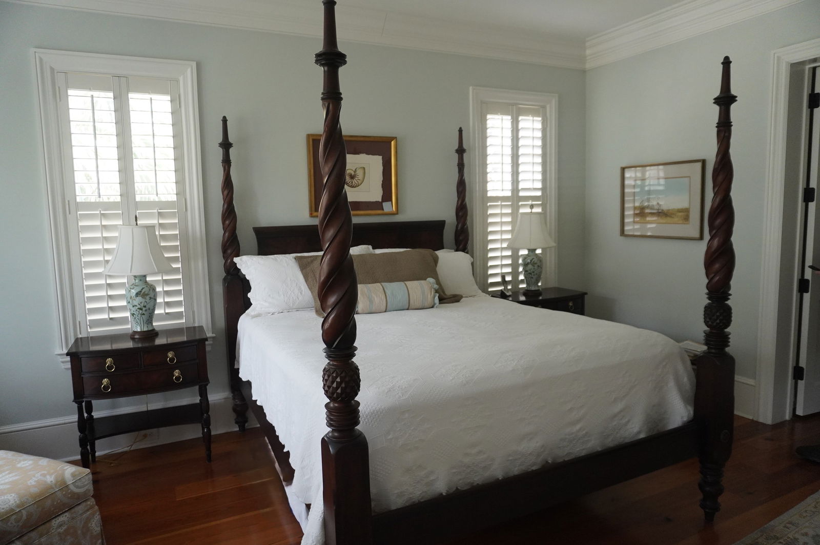 HICKORY CHAIR MAHOGANY KING SIZE PLANTERS BED (1 of 7)