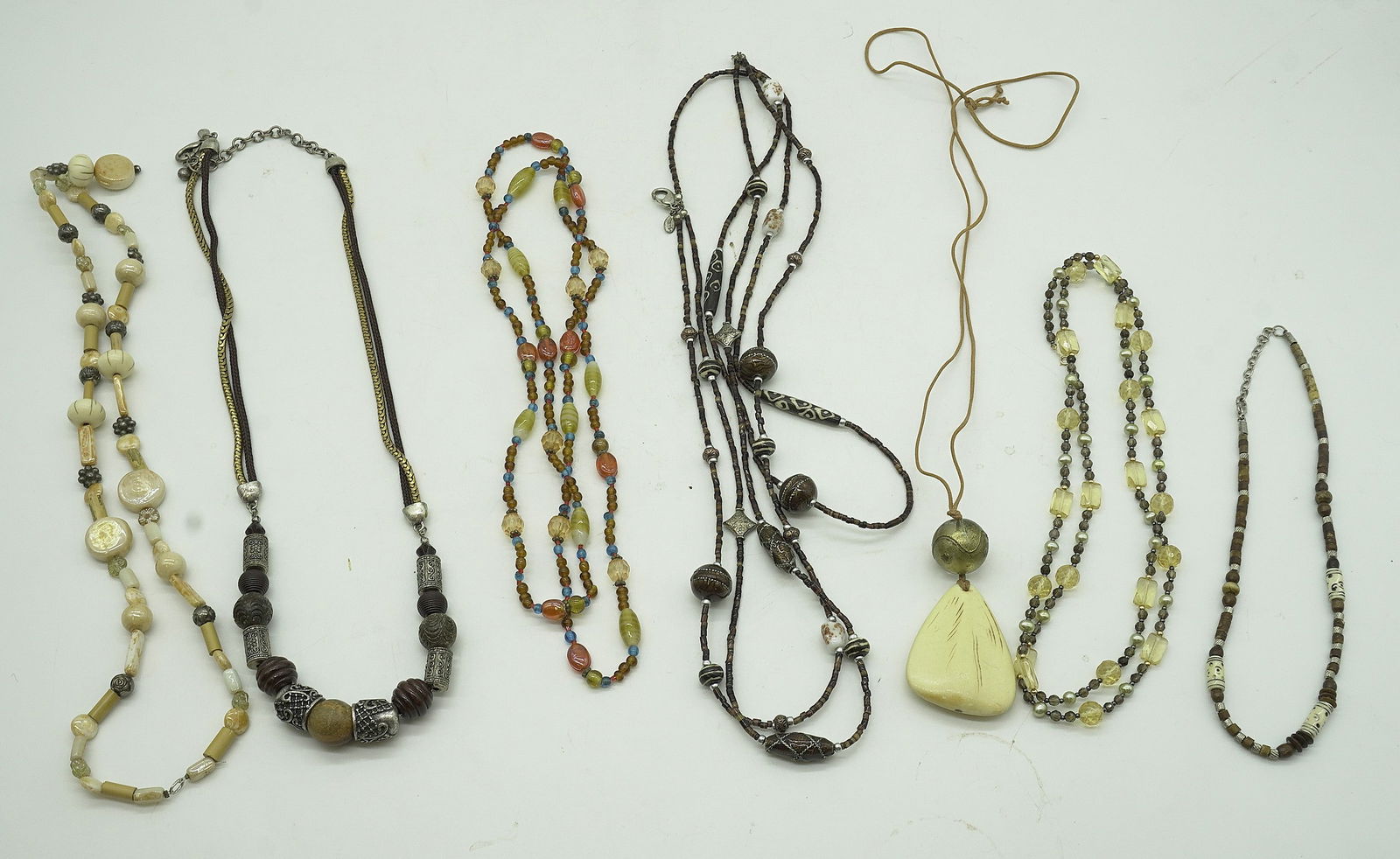 VINTAGE COSTUME GLASS BEAD AND SHELL NECKLACES - 7 PIECES (1 of 5)