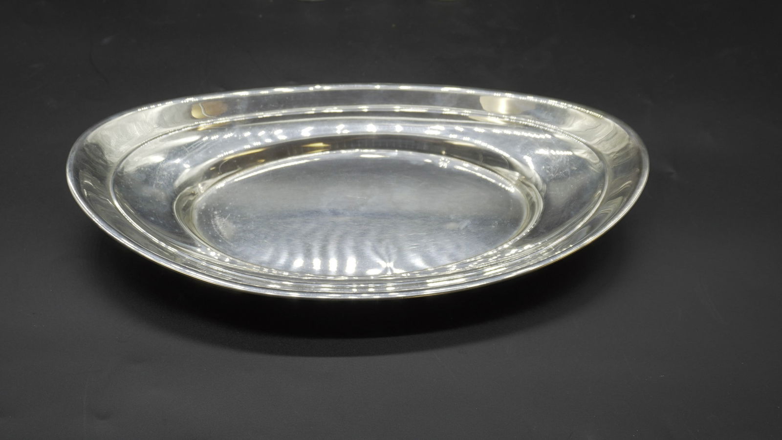 REED & BARTON STERLING SILVER BREAD DISH (1 of 4)