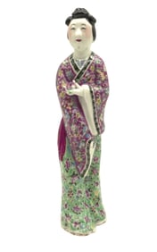 CHINESE ENAMELED FAMILLE ROSE PORCELAIN FIGURINE