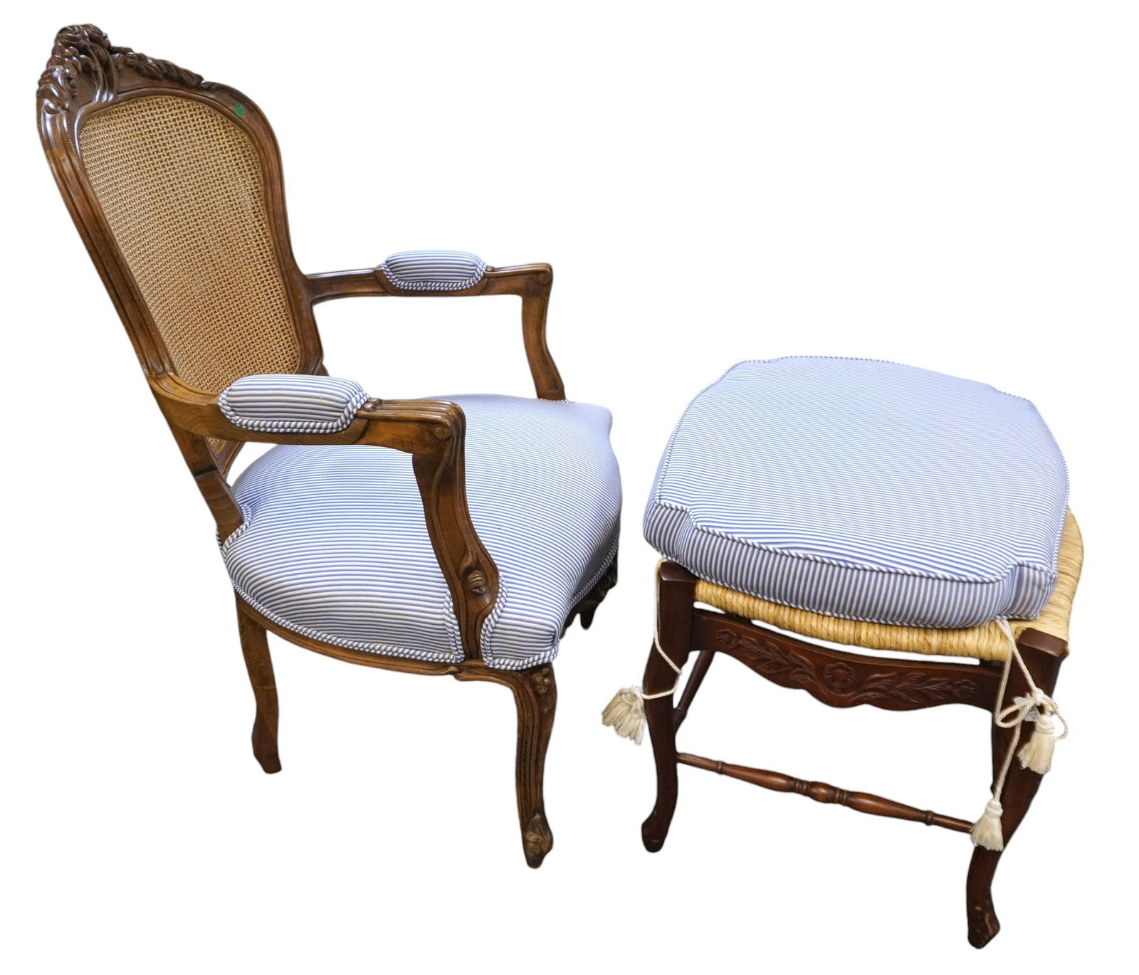 2 PC FRENCH PROVINCIAL CARVED CHAIR & BENCH (1 of 8)