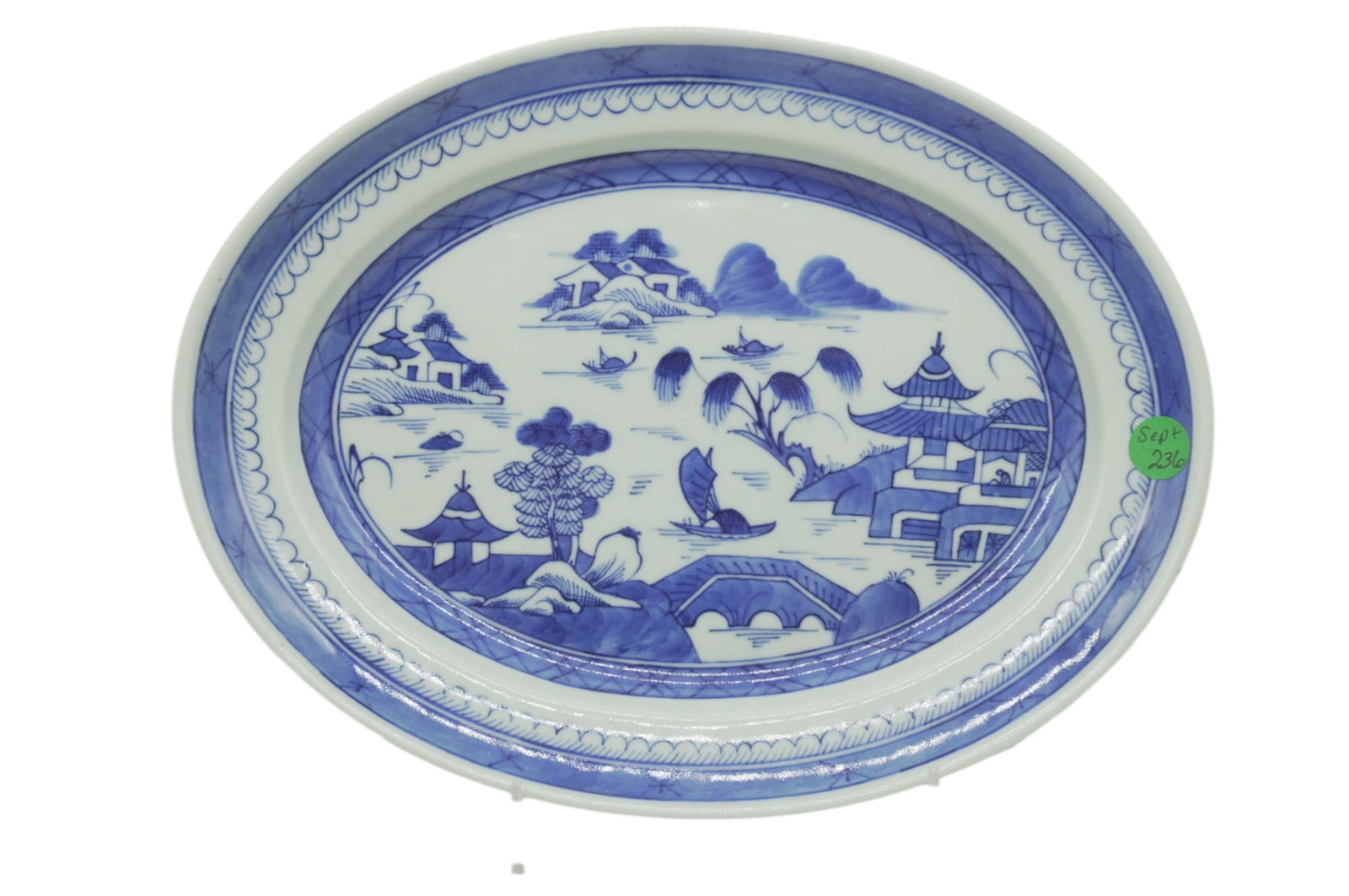 CHINESE EXPORT 19TH C BLUE & WHITE PLATTER (1 of 4)