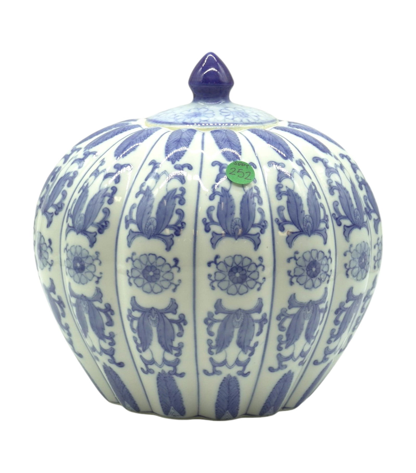 LARGE CHINESE BLUE AND WHITE PUMPKIN GINGER JAR (1 of 5)