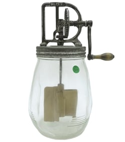 VINTAGE DAZEY HAND CRANK BUTTER CHURN NO. 4