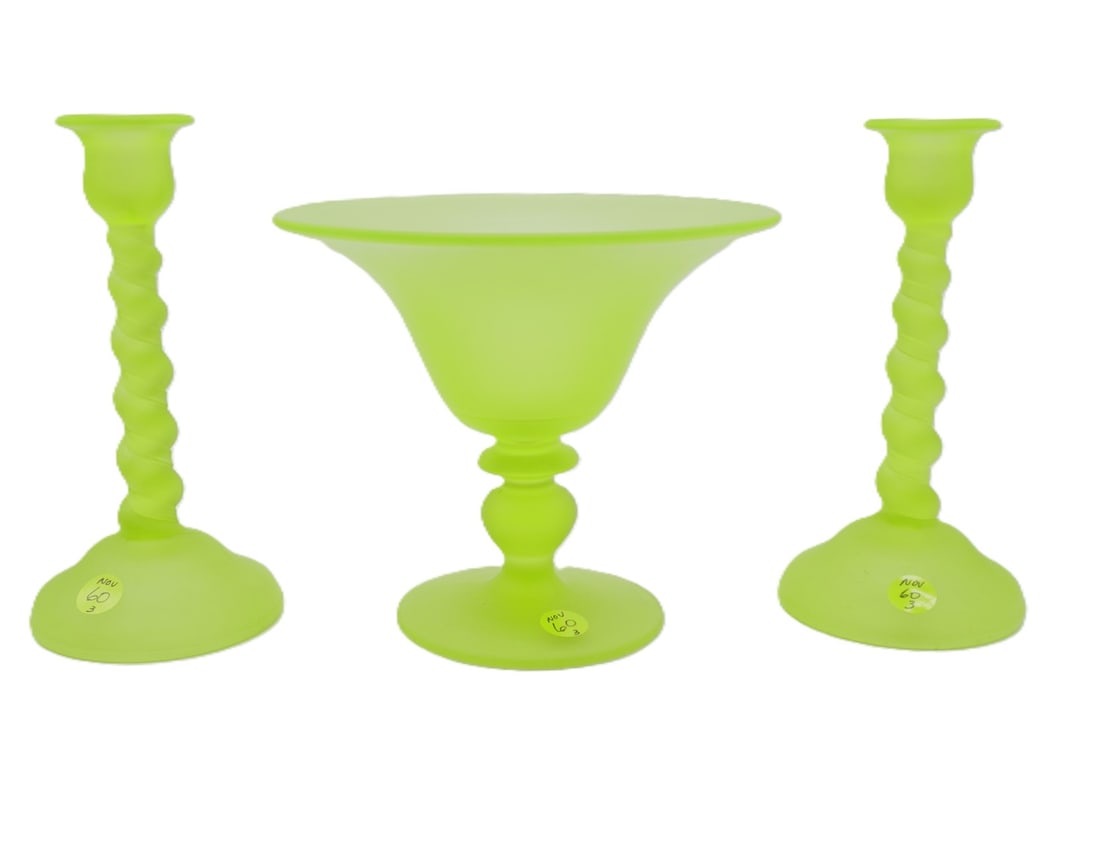 VINTAGE TIFFIN VASELINE 3 PC CONSOLE SET (1 of 4)