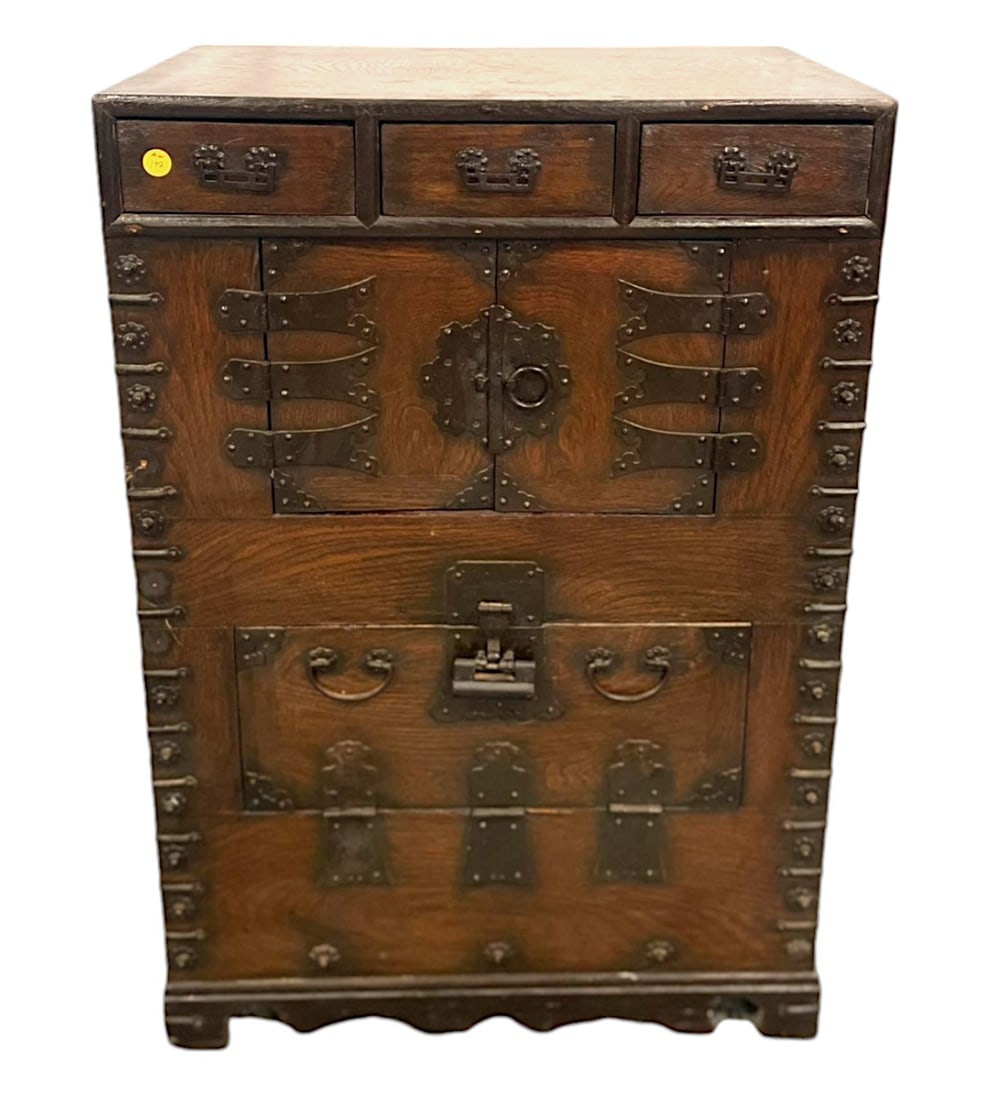 ANTIQUE KOREAN ELM TANSU CABINET (1 of 9)