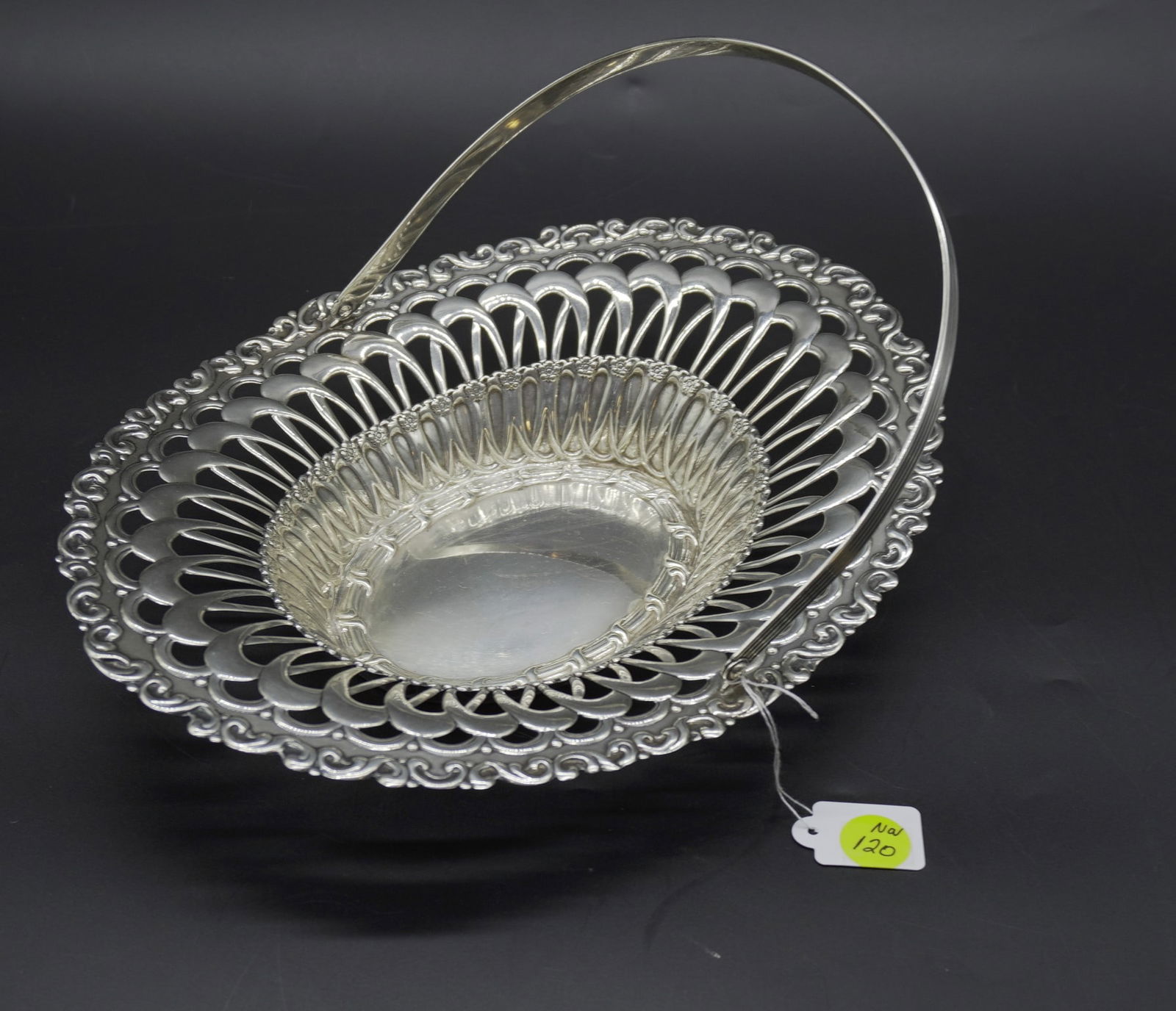 ANTIQUE 1908 WHITING LOUIS XV STERLING SILVER BASKET (1 of 4)