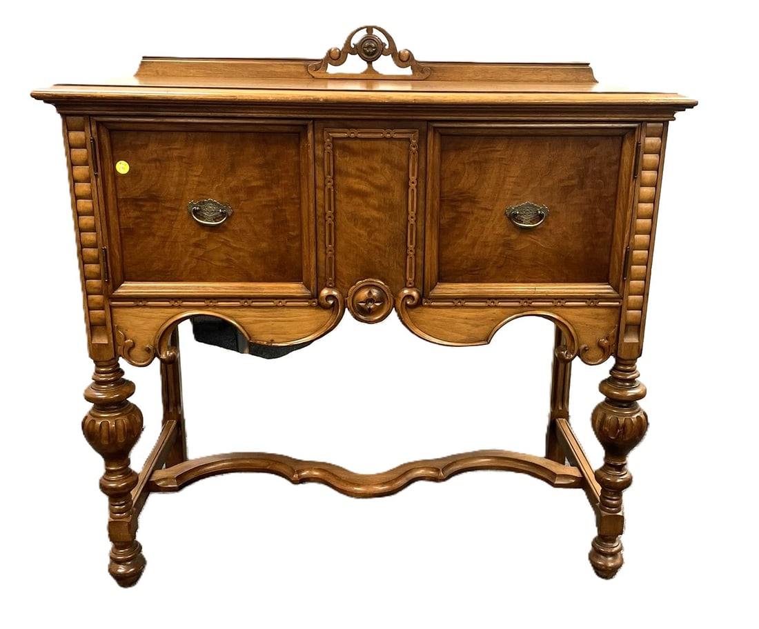 ANTIQUE JACOBEAN STYLE BUFFET (1 of 11)