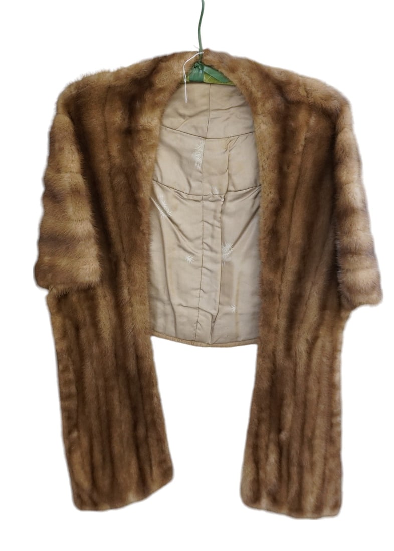 VINTAGE AUTUMN HAZE MINK STOLE: Vintage Autumn Haze Classic Mink Stole. Medium. Weight 1 lb 6 oz.