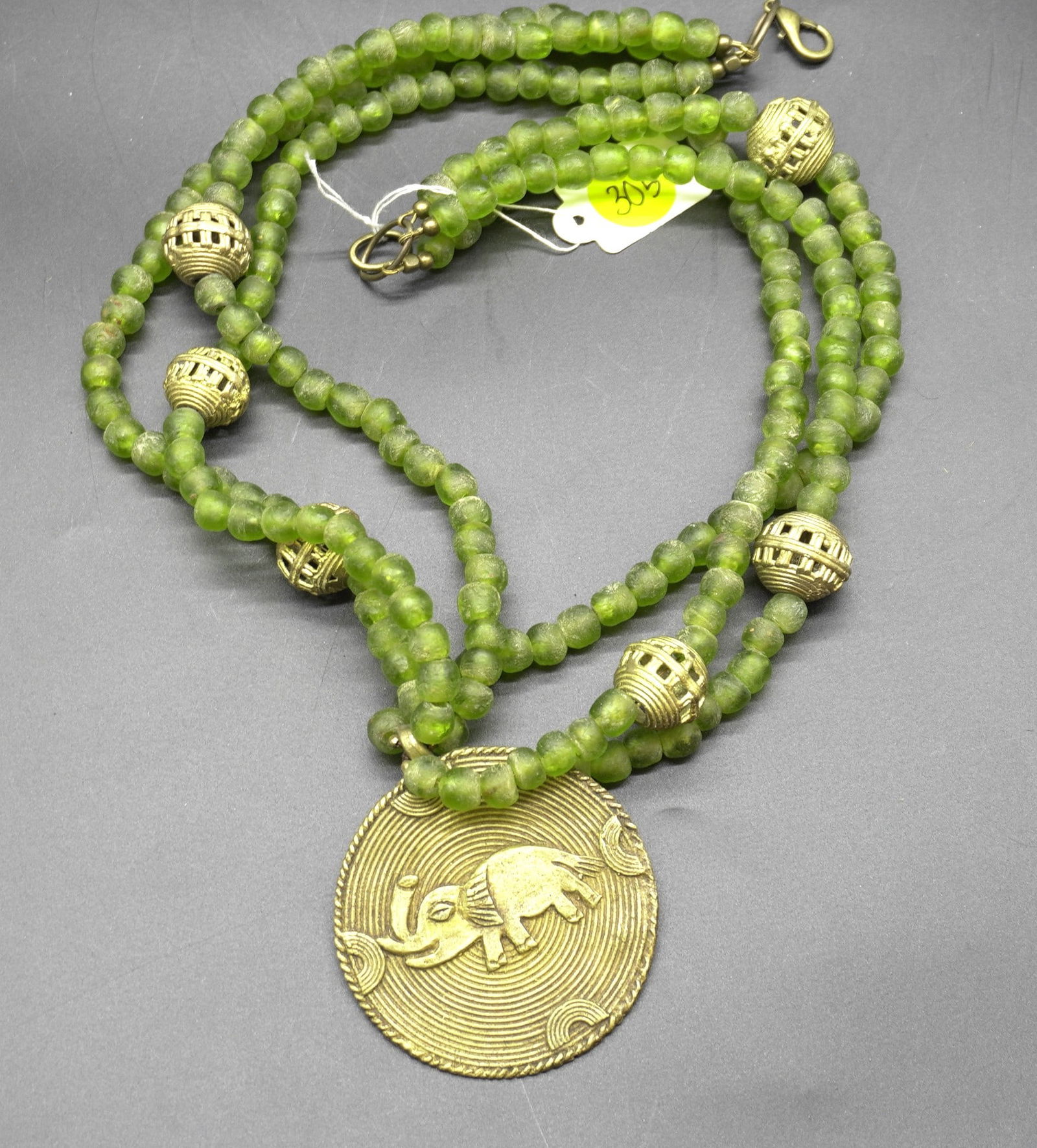 GREEN AFRICAN GHANAIAN GLASS BEAD AND BRONZE NECKLACE (1 of 3)