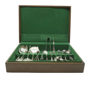 LARGE LOT ANTIQUE AND VINTAGE SILVERPLATE - 26 PIECES