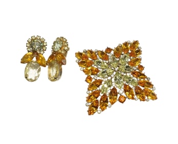 VINTAGE AMBER RHINESTONE BROOCH WITH MATCHING CLIP ONS