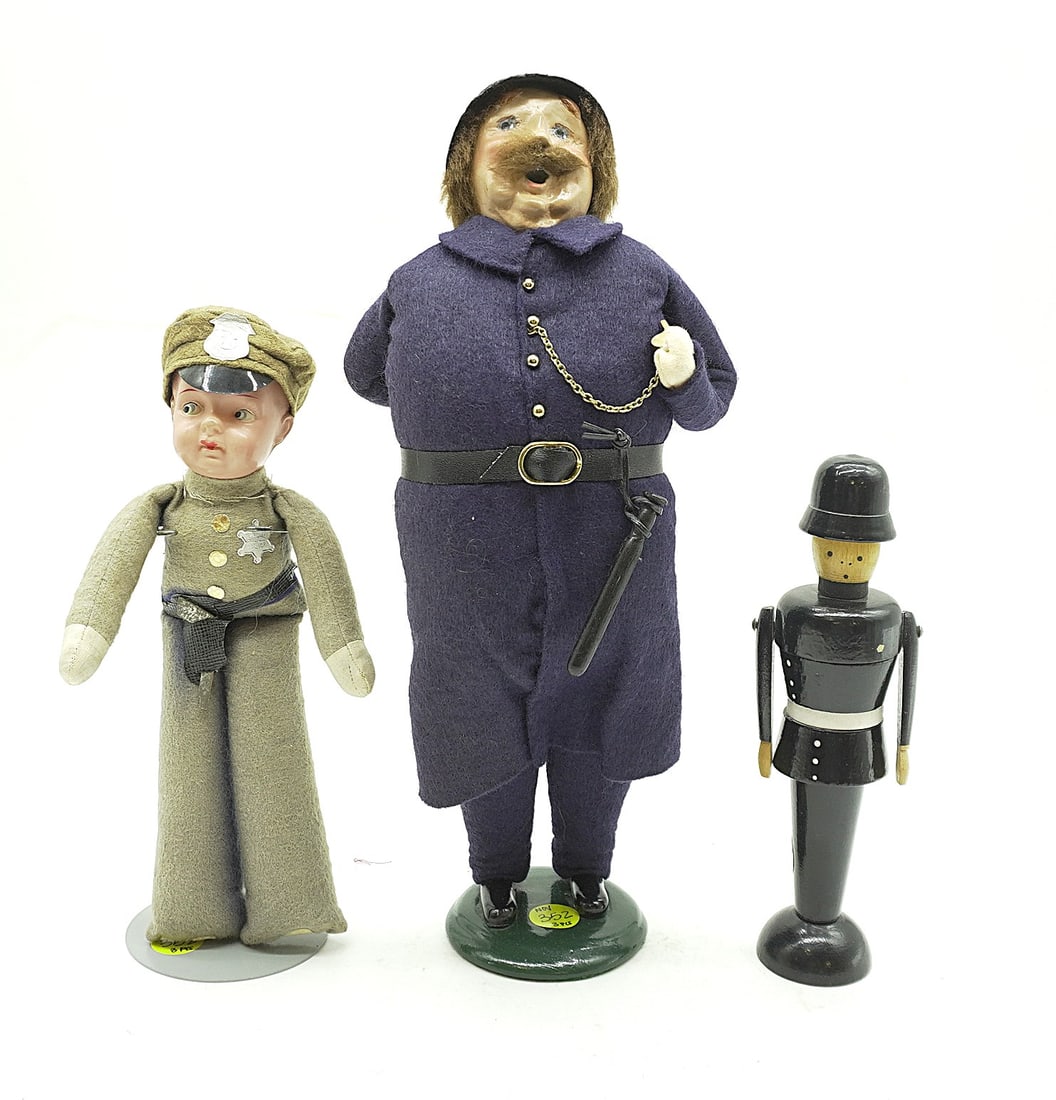 3 VINTAGE POLICE OFFICER FIGURINES/DOLLS (1 of 5)
