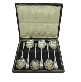 ANTIQUE BOXED SET ANTIQUE SHEFFIELD CREAM SOUP SPOONS