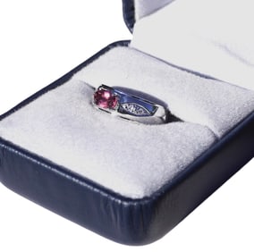 ESTATE 14K AMETHYST RING SIZE 5.25