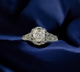 ART DECO 18K DIAMOND ENGAGEMENT RING