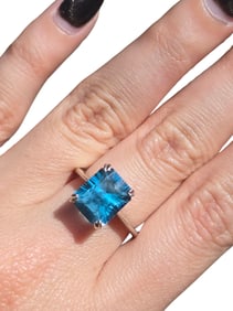 ESTATE 14K BLUE TOPAZ RING SZ 4.75