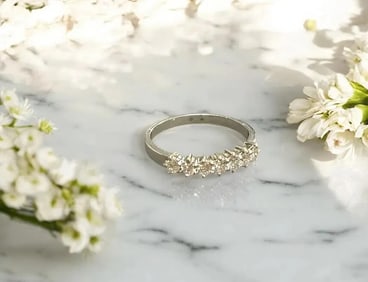 18K WHITE GOLD 7 DIAMOND BAND SZ 7.5