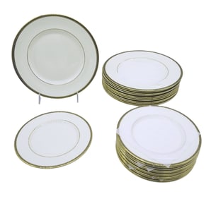 24 PC MINTON ST JAMES ENGLISH BONE CHINA