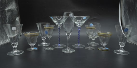 LOT OF VARIOUS GLASSWARE - 11 PIECES