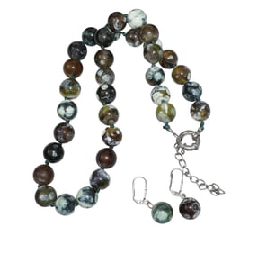POLISHED GREEN STARSTONE & AGATE NECKLACE & EARRINGS