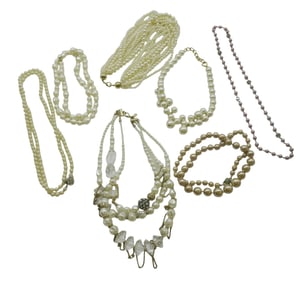 7 VINTAGE COSTUME PEARL NECKLACES