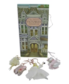 FOLD OUT VICTORIAN DOLLHOUSE AND BALLERINA LOT - 5 PIECES