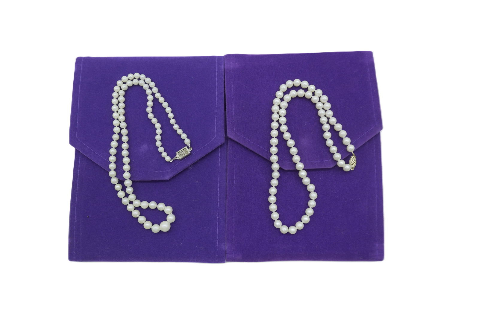 2 WHITE CULTURED FRESHWATER PEARL NECKLACES (1 of 3)
