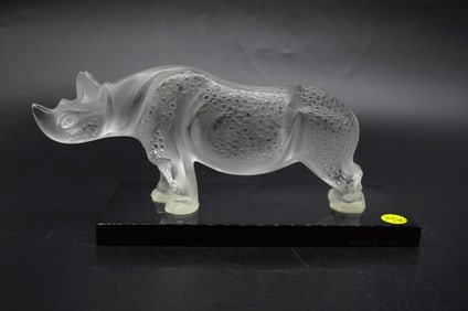 LARGE LALIQUE CRYSTAL RHINOCEROS ON BASE