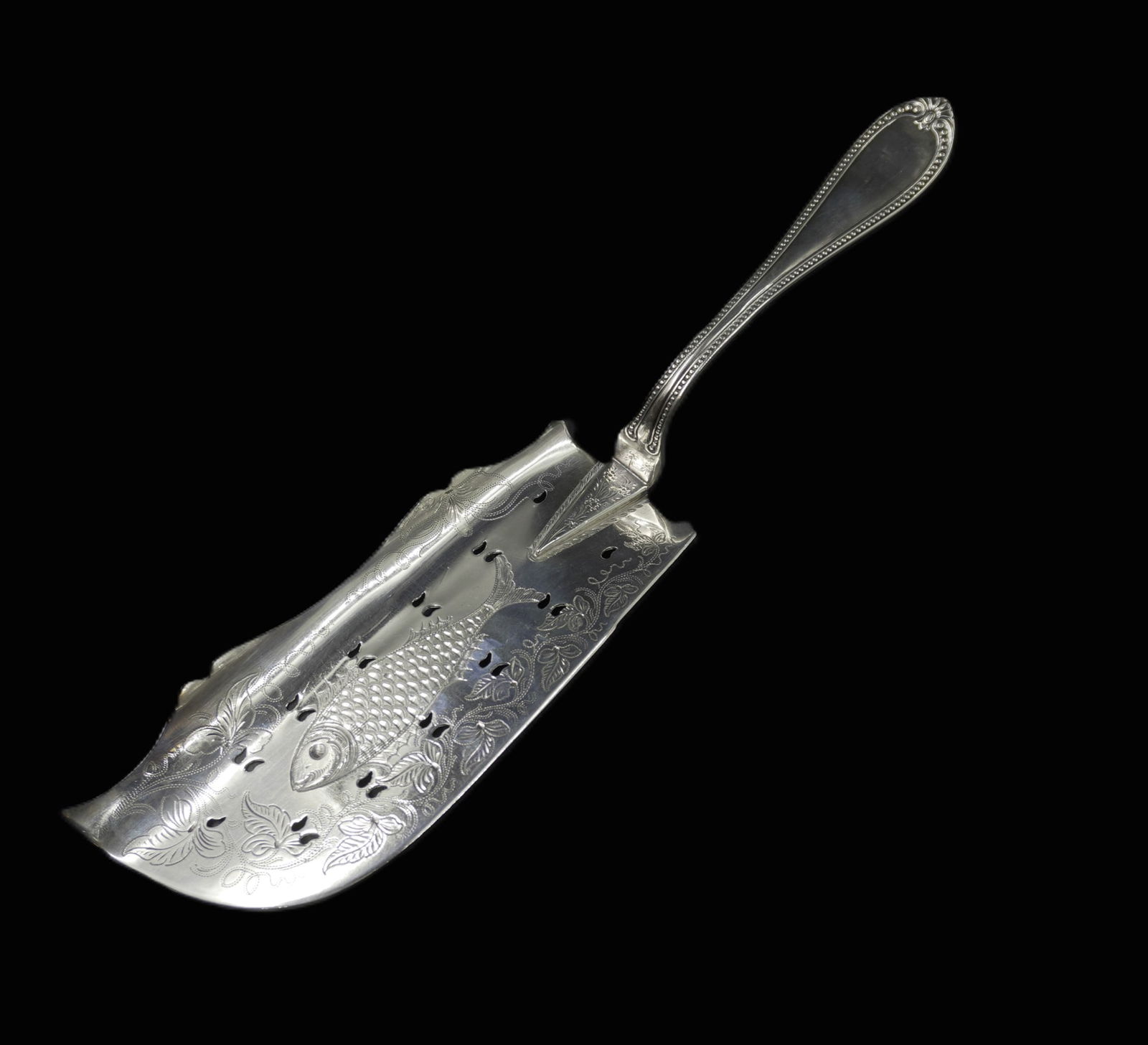 CHARLESTON CARRINGTON COIN SILVER FISH SERVER (1 of 5)