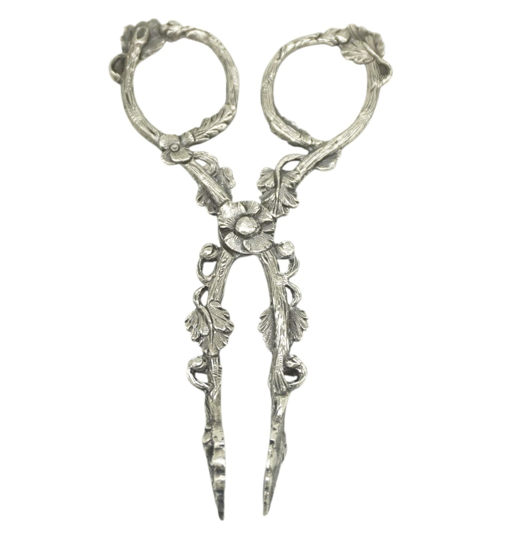 ORNATE ANTIQUE GEORGIAN STERLING SUGAR TONGS (1 of 3)