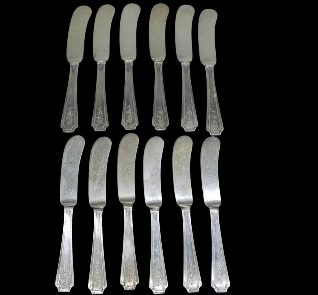 12 ANTIQUE STERLING SILVER BUTTER PADDLES (1 of 3)