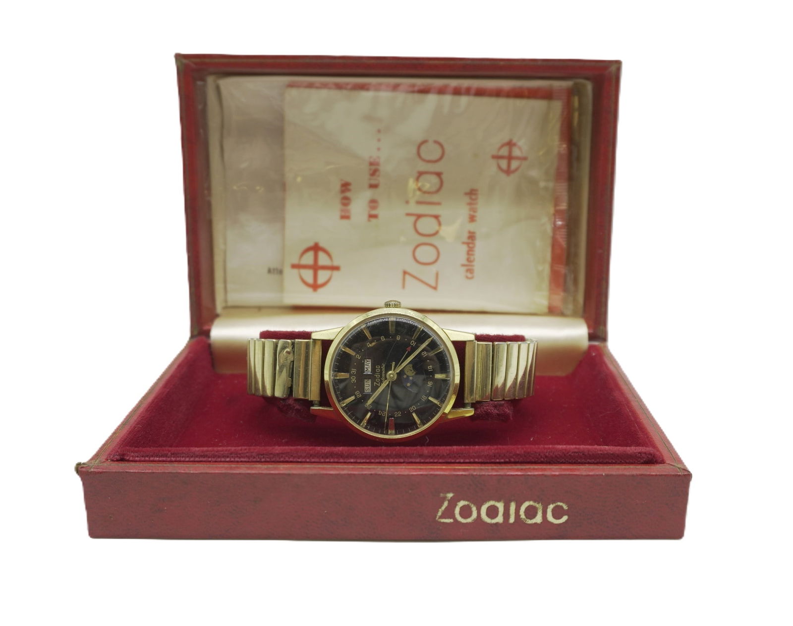 VINTAGE ZODIAC TRIPLE DATE SELF WINDING WATCH (1 of 7)