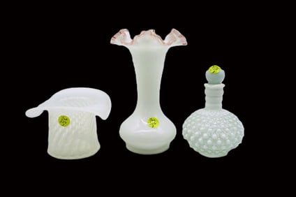 3 VINTAGE FENTON GLASS VASE - HAT - PERFUME
