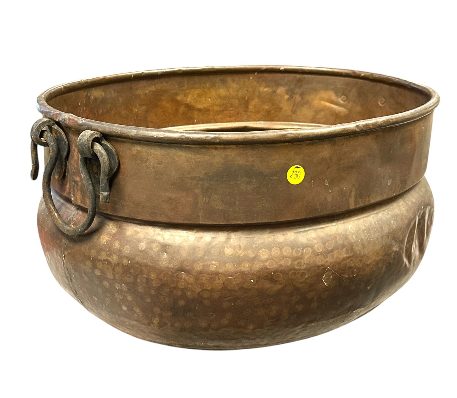 LARGE ANTIQUE COPPER POT/PLANTER (1 of 5)