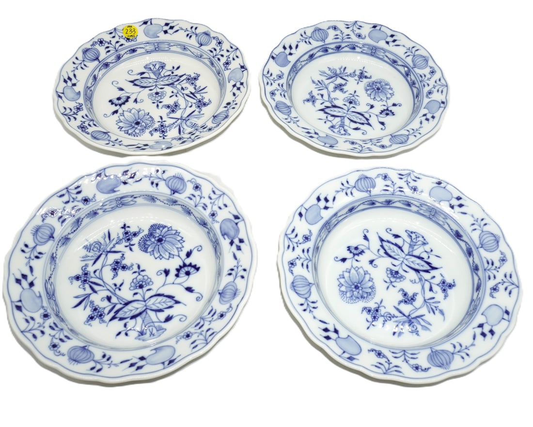 4 MEISSEN BLUE ONION SHALLOW SERVING BOWLS: 4 Meissen Blue Onion Shallow Serving Bowls. All have double crossed swords Meissen hallmark on the bottom. Each measures about 9.5" in dia x 2", total lot weight is 3 lbs 14 oz. PROVENANCE: 25 East Ba