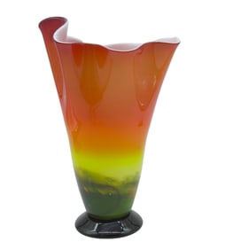 VINTAGE CASED HANDKERCHIEF ART GLASS VASE