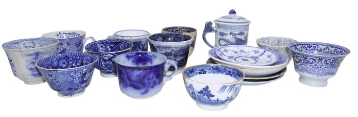 17 ANTIQUE BLUE & WHITE & FLOW BLUE CUPS SAUCERS
