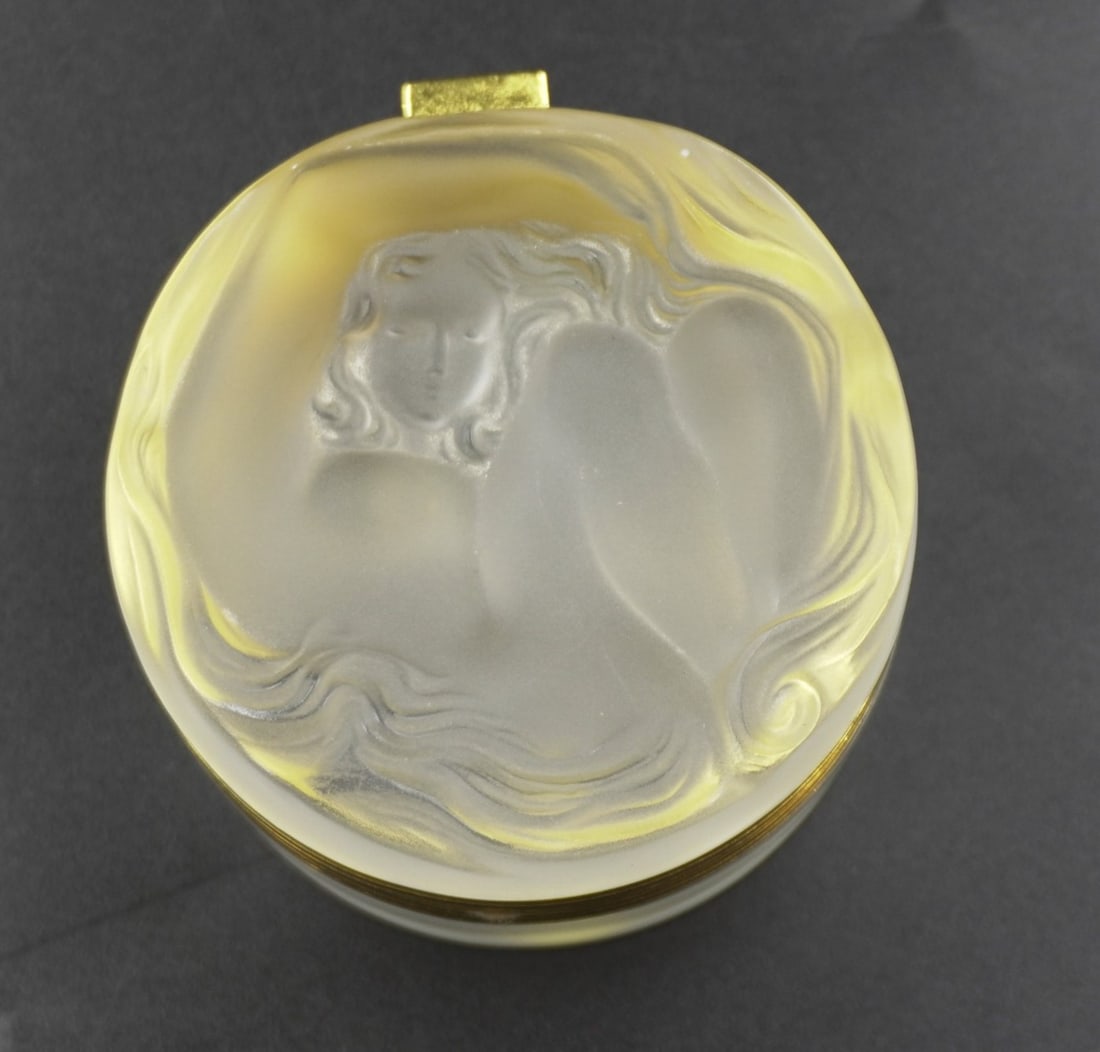 LALIQUE CRYSTAL DAPHNE BOX W HINGED LID (1 of 6)