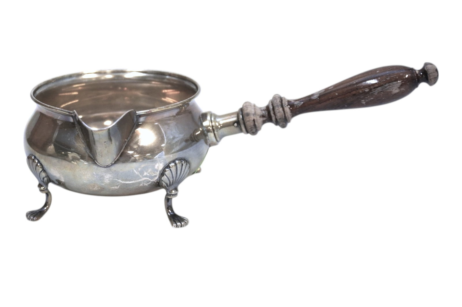 VINTAGE STERLING SILVER PIPKIN: Vintage Sterling Silver Footed Pipkin by Artcraft. measures 7 1/2"x4"x2 3/4". Weght including handle 3.5 oz. PROVENANCE: The Perrin family, of French Huguenot origin, of Abbeville, Perrin Plantation a