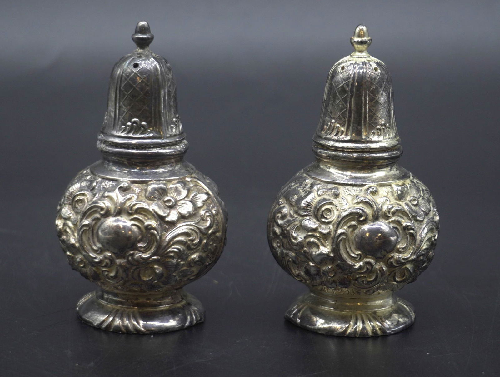 W B MFG CO SALT AND PEPPER SHAKERS REPOUSSE STYLE SILVER PLATED (1 of 4)