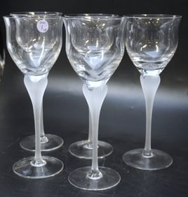 5 SEA MIST CRYSTAL WINE GLASSES