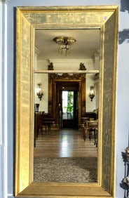 LARGE AMERICAN FEDERAL GILTWOOD MIRROR