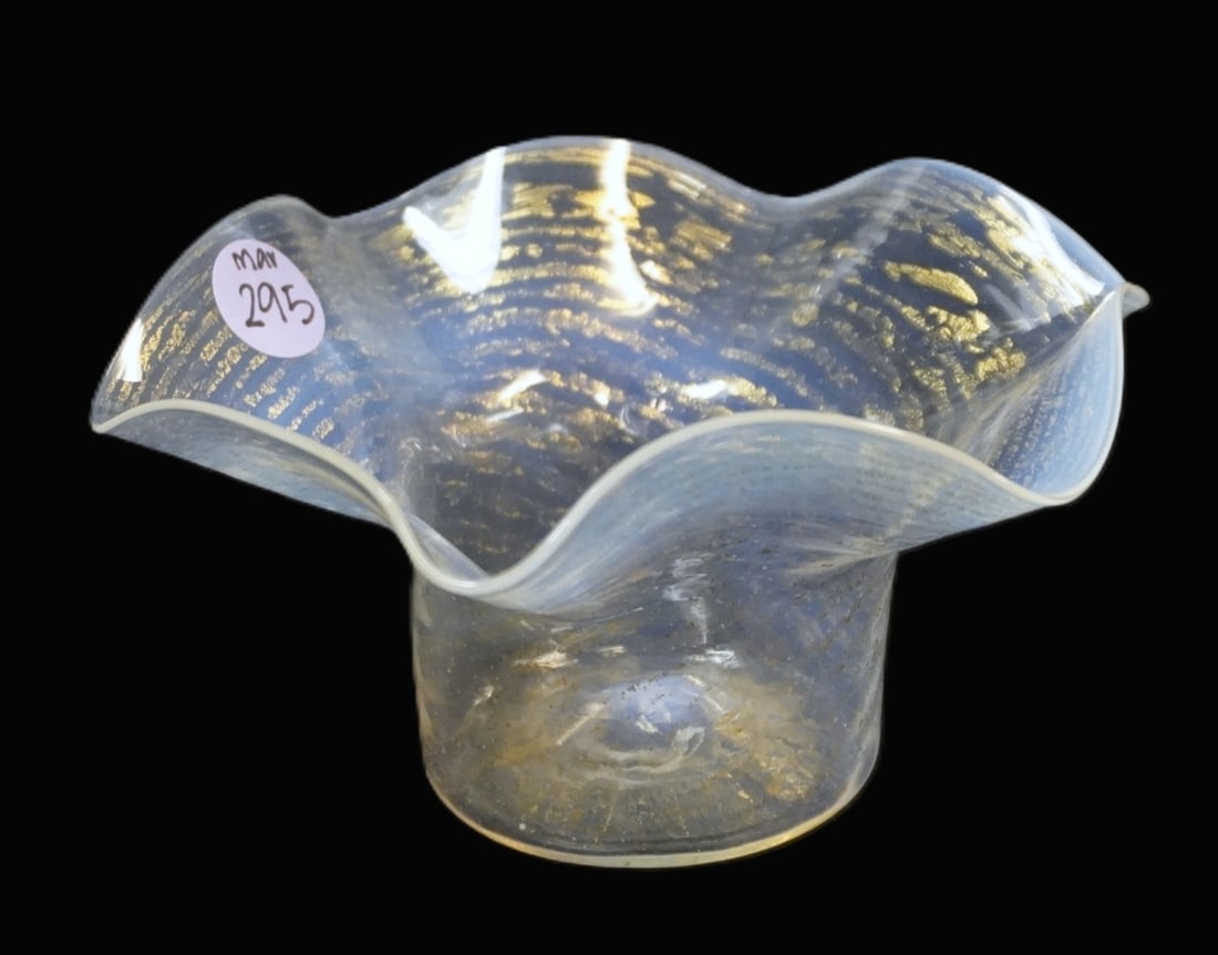 ART NOUVEAU FROSTED IRIDESCENT BLOWN GLASS HANDKERCHIEF BOWL: Art Nouveau Frosted Iridescent Blown Glass Handkerchief Bowl with Gold Gilt Details. Measures 3" x 6" dia. and weighs 4.4 oz. PROVENANCE: The estate of noted Charleston Attorney, Scholar and Passionat